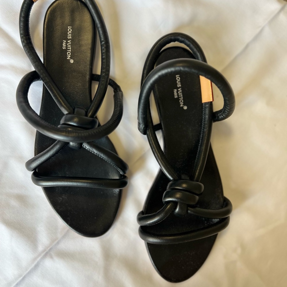 Rivage flat sandal nods